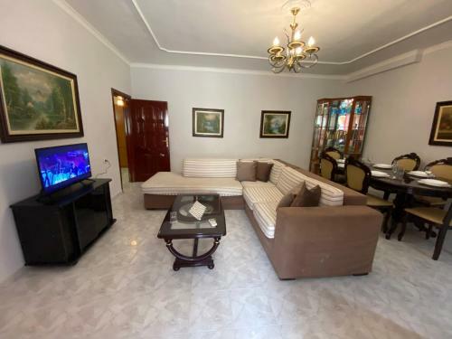 Apartamento Modern And Classic 2-bedroom Unit Apt. In Tirana