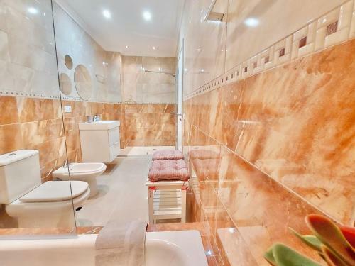 Aromas Suites Apartments