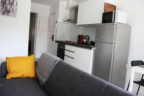 Relajante Apartamento Con Terraza Y Piscina