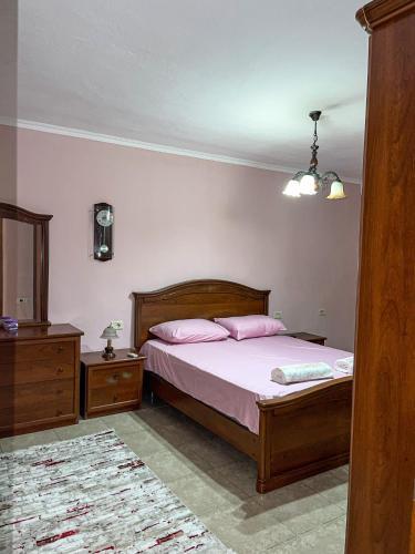 Cozy 3-bedroom Apartment