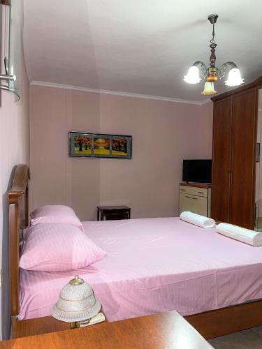 Cozy 3-bedroom Apartment