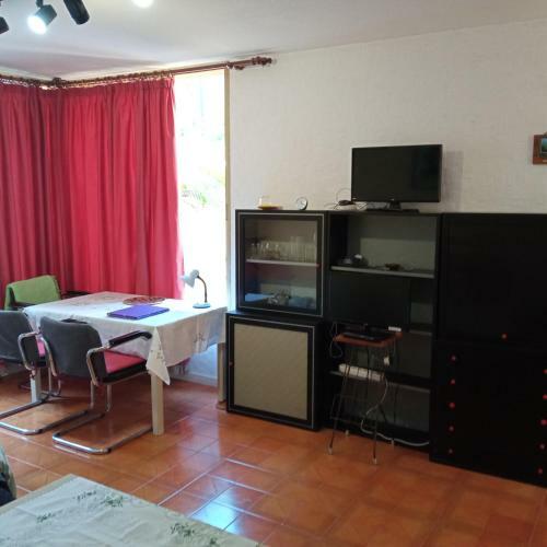 Apartment With Pool, 100 Meters Away From The Beach