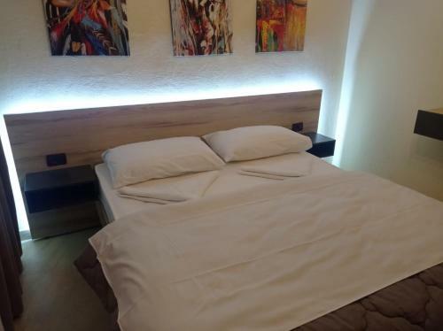 Apartamento E Gjeta Daily Rental