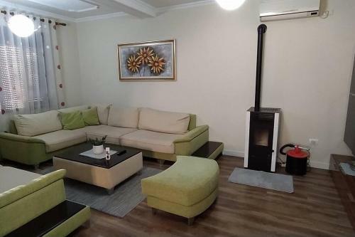 Lovely Modern Apartment(2 Beds+2 Baths) In A Villa
