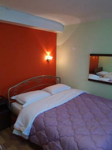 Hostal Teresa Rooms And Villa