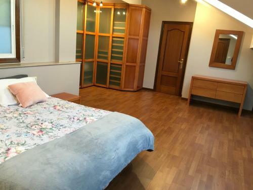 Apartamento Duplex Rosalia De Castro. Ribadavia