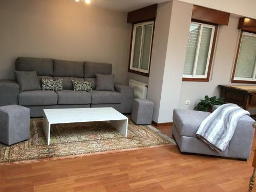 Apartamento Duplex Rosalia De Castro. Ribadavia