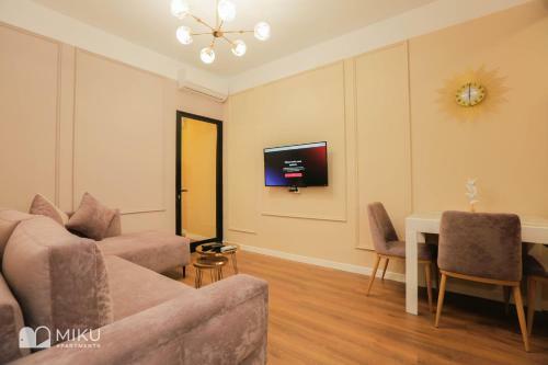 Miku Apartment-perfect 1bd At Komuna E Parisit