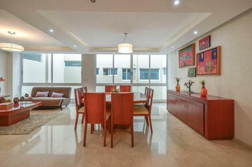 Coyoacan Florida Luxury Apartment 4br-4ba 2parking