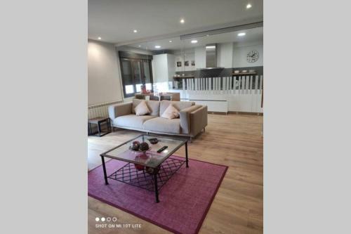 Apartamento Un Balc�n Sobre El Rio Sella