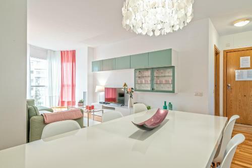 C�lido Apartamento Con Piscina En Barcelona