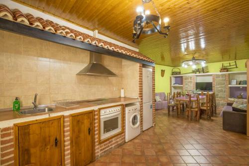 Don Mauricio Y Periquines