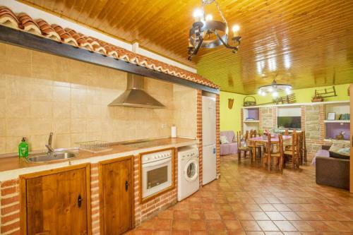 Don Mauricio Y Periquines