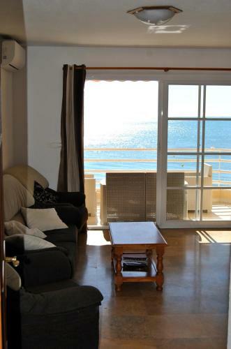 Apartamento Frente Al Mar,primera Linea De Playa