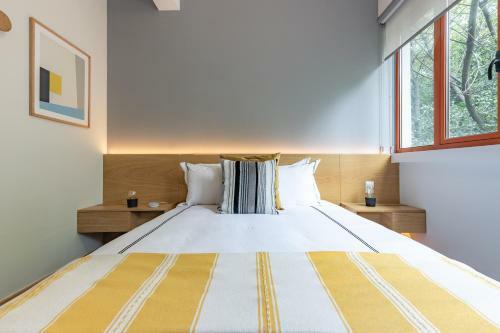 Art Deco & Modern Apt With Rooftop In Condesa!