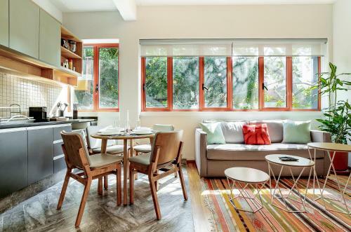 Chic Modern La Condesa Apt In Art Deco Building