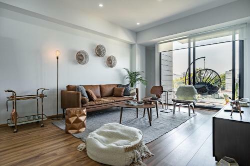 La Roma Modern & Tech Apt, Private Terrace W View!