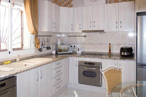 Villa House In Quesada With Swiming Pool