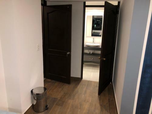 Caravansaro Horacio 1719 Polanco