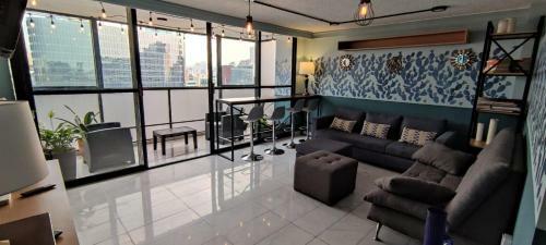 Caravansaro Horacio 1719 Polanco