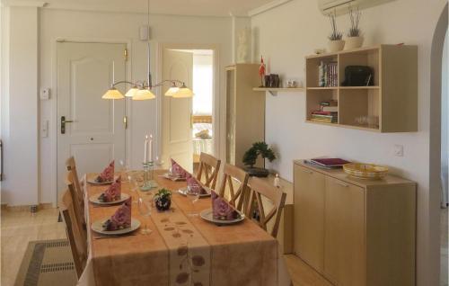 Three-bedroom Holiday Home In Quesada-rojales