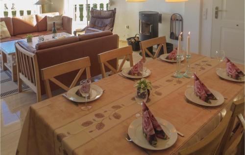 Three-bedroom Holiday Home In Quesada-rojales