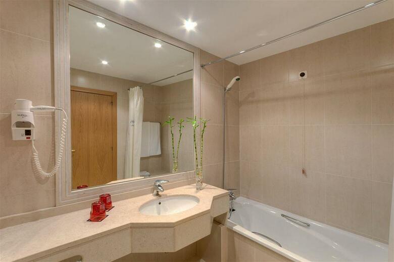 Hotel TRYP Dona Maria