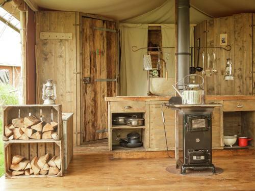 Unique Tent Lodge Located In Callantsoog With Garden