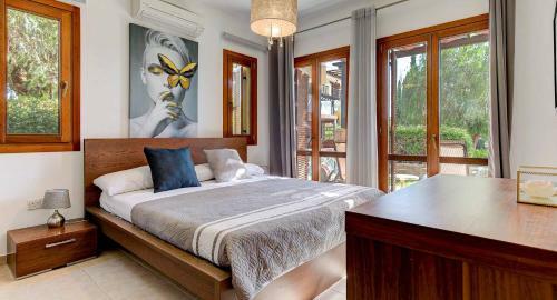 Apartment Paradisos, Ground Floor Overlooking Communal Pools, Aphrodite Hills
