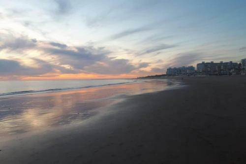 Acogedor Apartamento A 100 M. de Pinares Y Playa