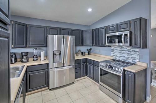 Sleek Az Retreat, 10 Mi To Colorado River!