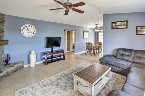 Sleek Az Retreat, 10 Mi To Colorado River!