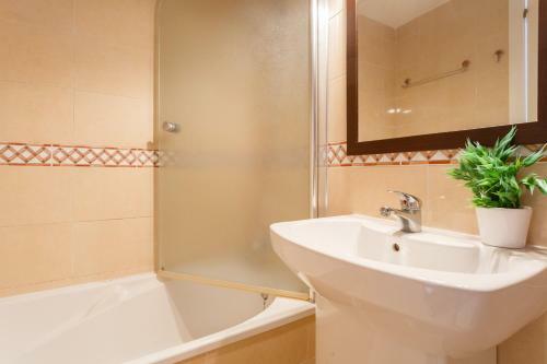 Parque Sol Apartment Free Parking By Cadiz4rentals