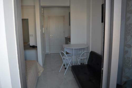 P.l Hermes Studios & Apartments