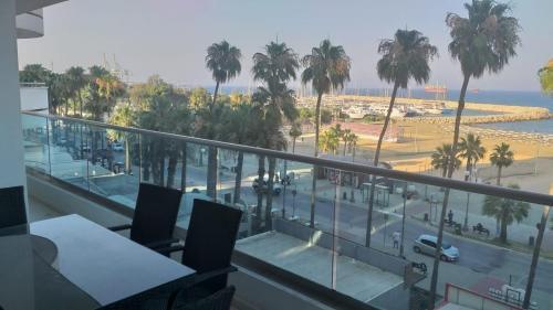Apartamento Horizon Luxury Suite At Finikoudes Beach 301