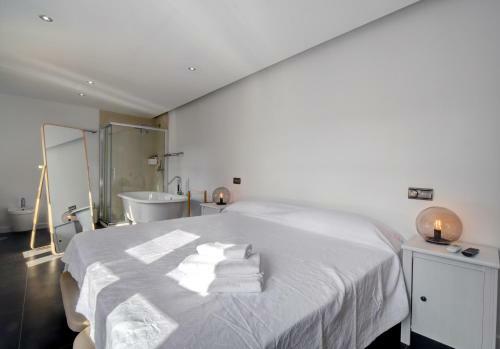 Wonderful Views In Luxury Apartment