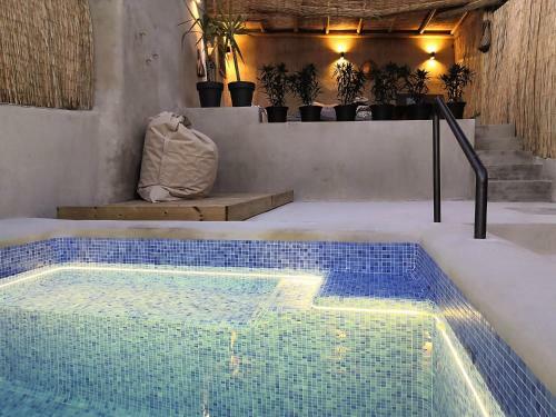 Ronda Center Apartments With Pool