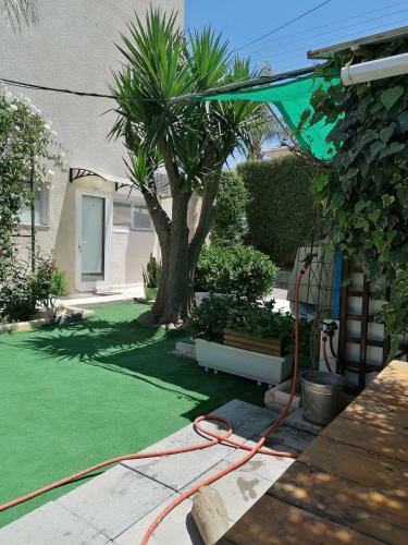 Apartamento Entire Prefabricated Garden Flat 1350m From Beach
