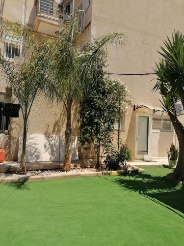 Apartamento Entire Prefabricated Garden Flat 1350m From Beach