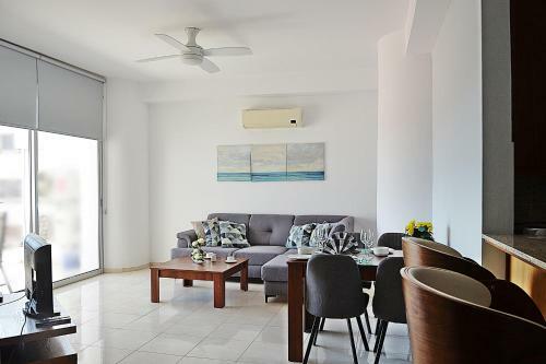 Nicolaides Sea View Apartments