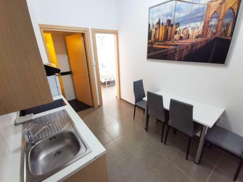 Beachy Keen City Apartment