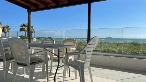 Dasaki Beach Villa - On Seafront