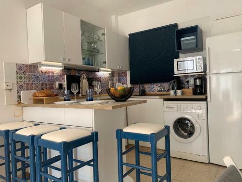 Apartamento Romy's 1-br Apt By The Beach