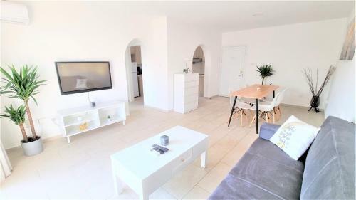Apartamento Spacious Lightflooded 2br Apt / Near Center & Harbour