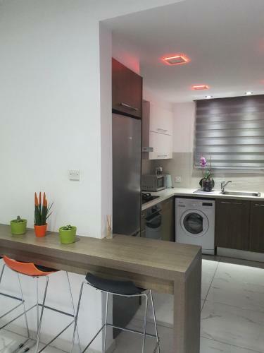 Immaculate 2-bed Apartment In Larnaca