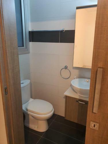 Immaculate 2-bed Apartment In Larnaca