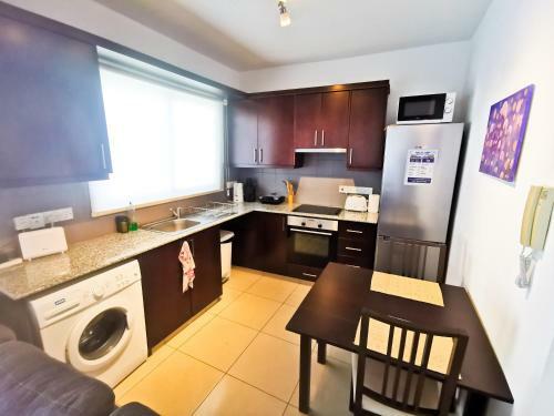Promenade Breeze City Apartment