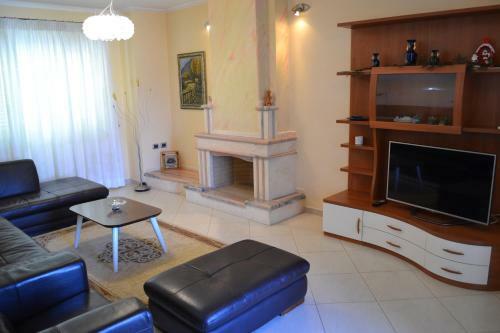 Kela's de Luxe Penthouse 3 Bedrooms Apartment