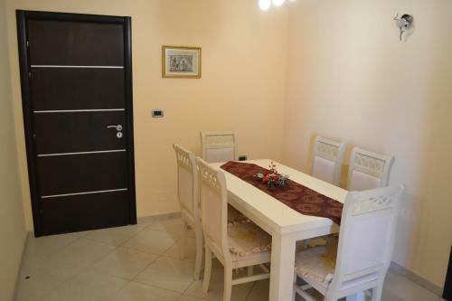 Kela's de Luxe Penthouse 3 Bedrooms Apartment