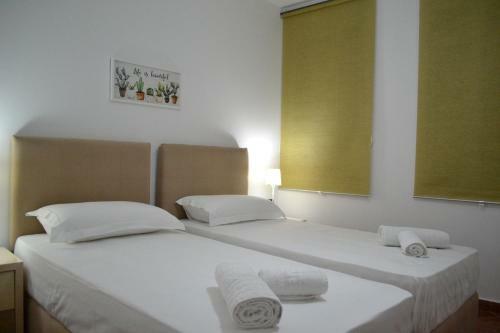 Kela's Central 5 Bd Apartment